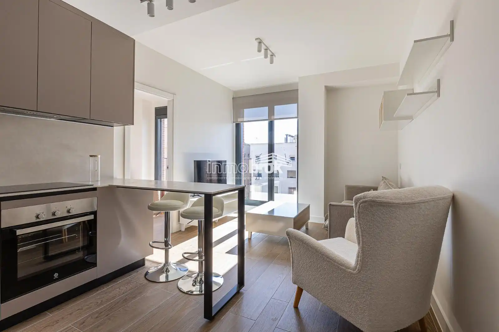Sala de estar de Piso de alquiler en Madrid con Aire acondicionado, Trastero y Piscina