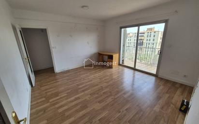 Bedroom of Flat for sale in Girona Capital  with Parquet flooring and Balcony