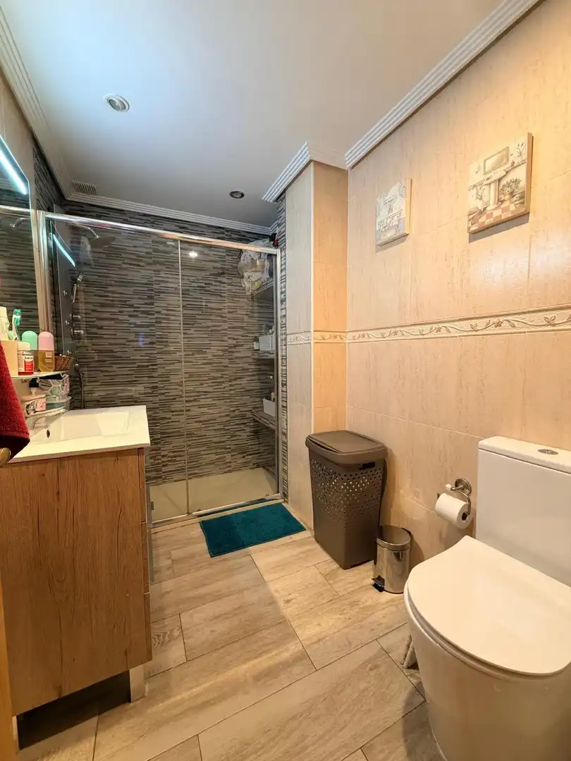 Baño de Piso en venta en Badajoz con Aire acondicionado, Calefacción y Balcón