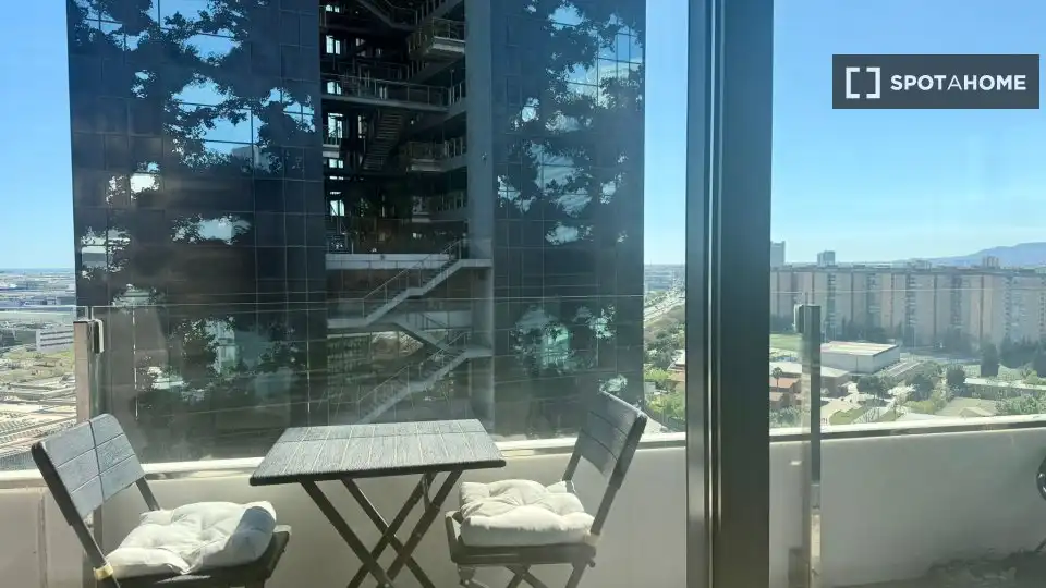 Balcony of Flat for share in L'Hospitalet de Llobregat  with Air Conditioner, Terrace and Furnished