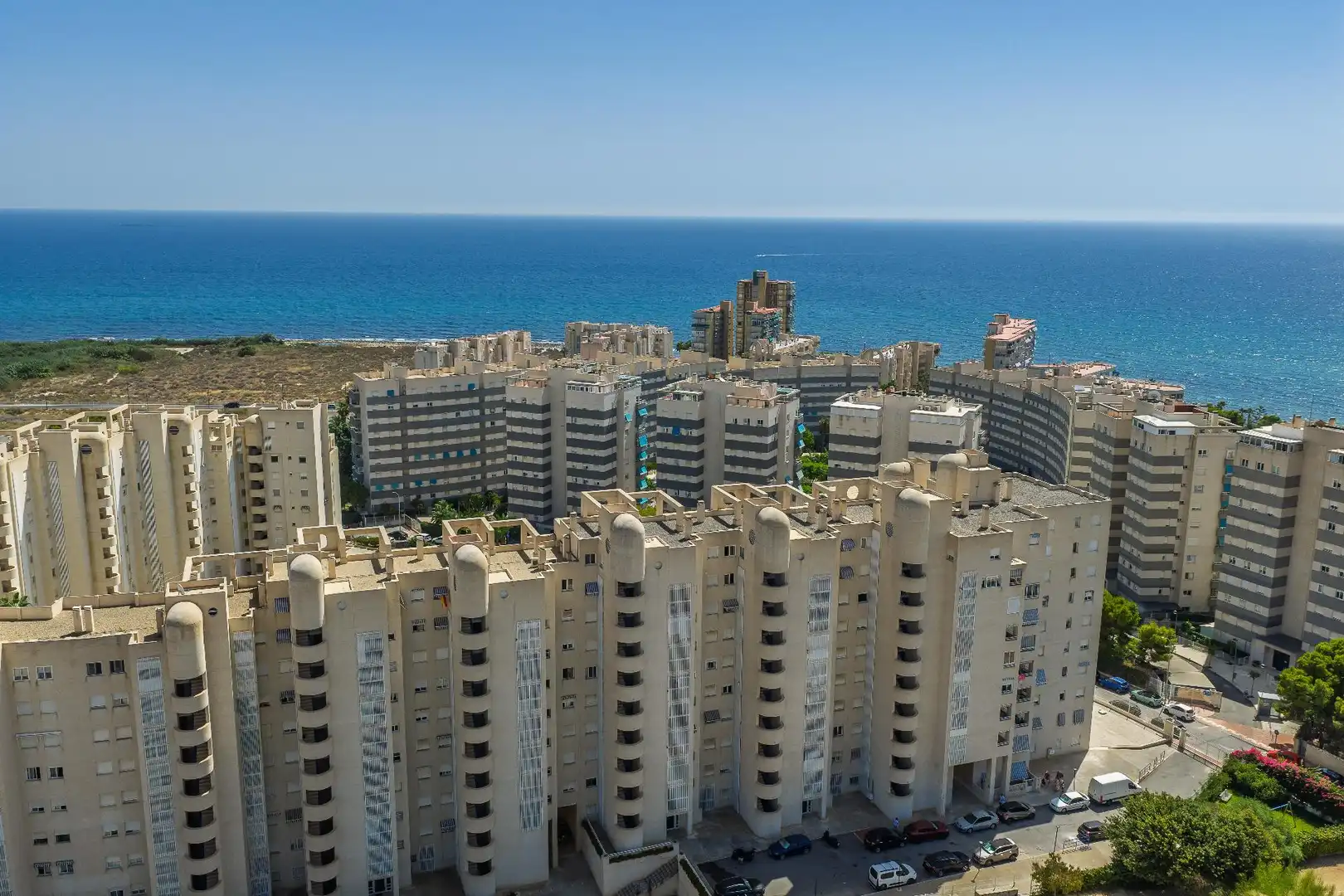 Vista exterior de Apartament en venda en El Campello amb Jardí privat, Terrassa i Balcó