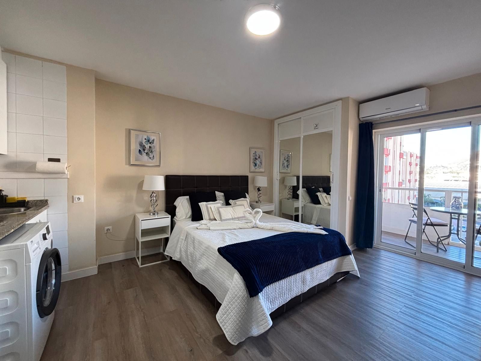 Habitación de Estudio en venta en Benalmádena con Aire acondicionado, Terraza y Amueblado