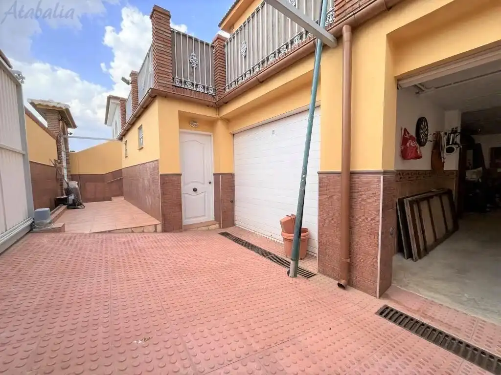 Vista exterior de Casa o chalet en venta en Málaga con Aire acondicionado, Calefacción y Jardín privado