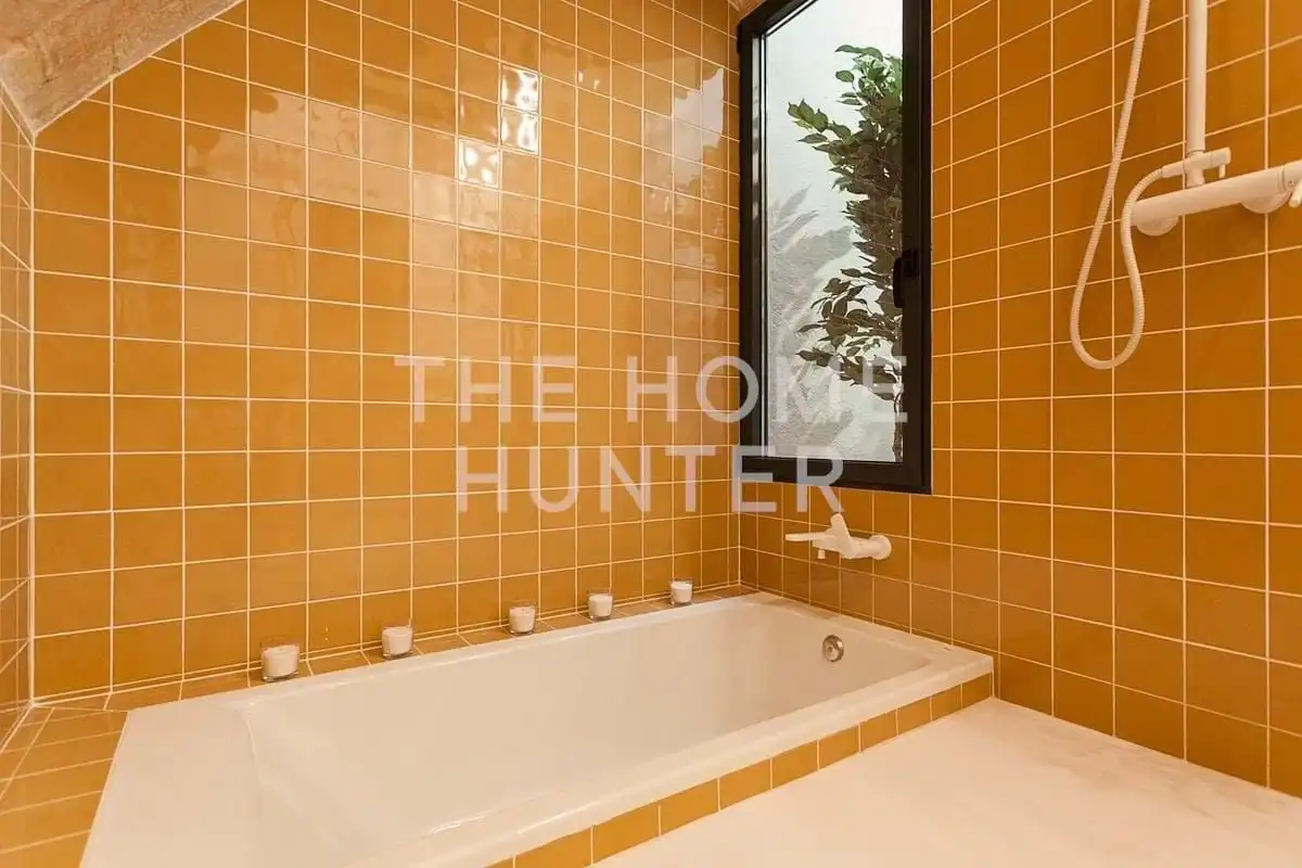 Badezimmer von Wohnung zum Verkauf in Barcelona mit Heizung, Privatgarten und Terrasse