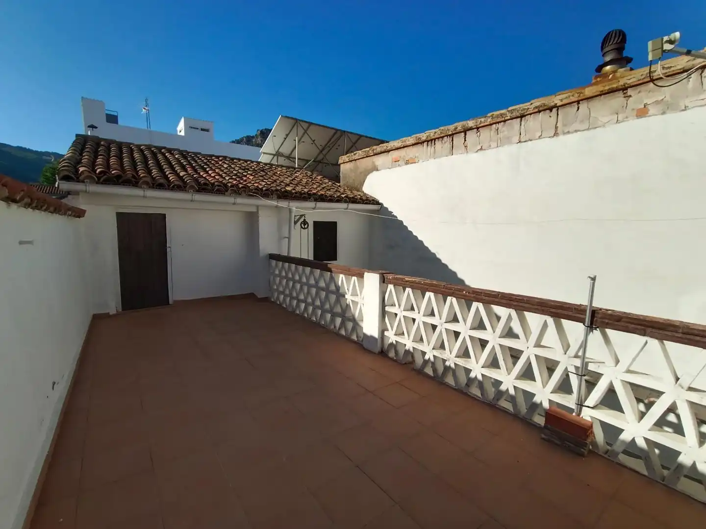 Exterior view of Houses for sale in Vallada, Valencia