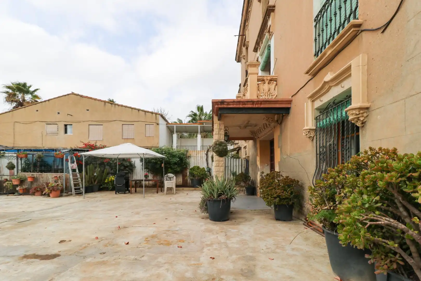 Exterior view of Country homes for sale in Sant Boi de Llobregat  with Private garden, Terrace and Storage room
