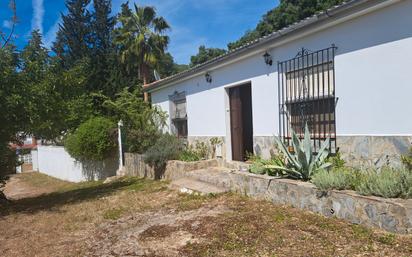Vista exterior de Casa o xalet en venda en El Bosque amb Jardí privat, Terrassa i Moblat