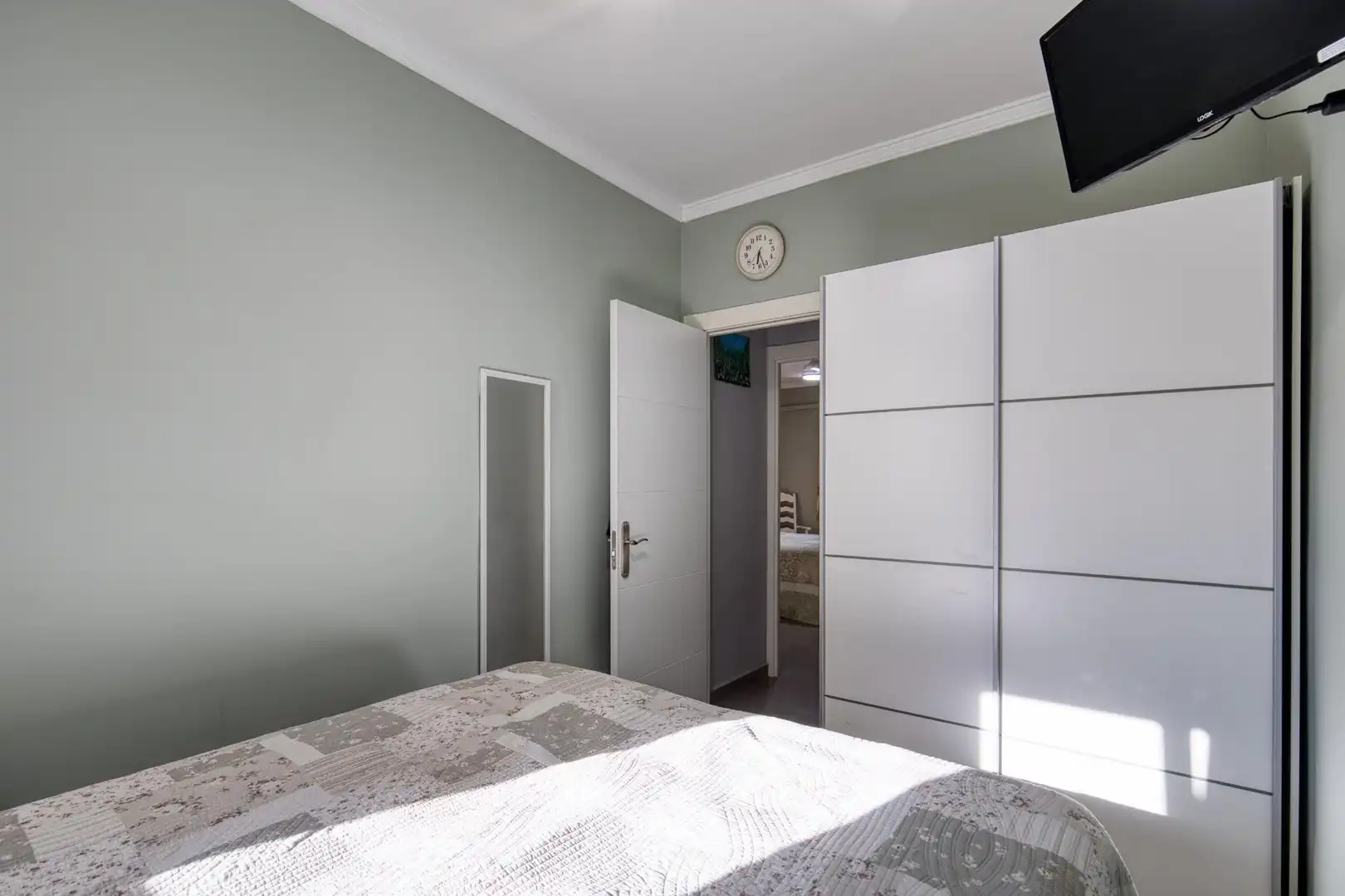 Habitación de Casa adosada en venta en Torre-Pacheco con Aire acondicionado, Calefacción y Jardín privado