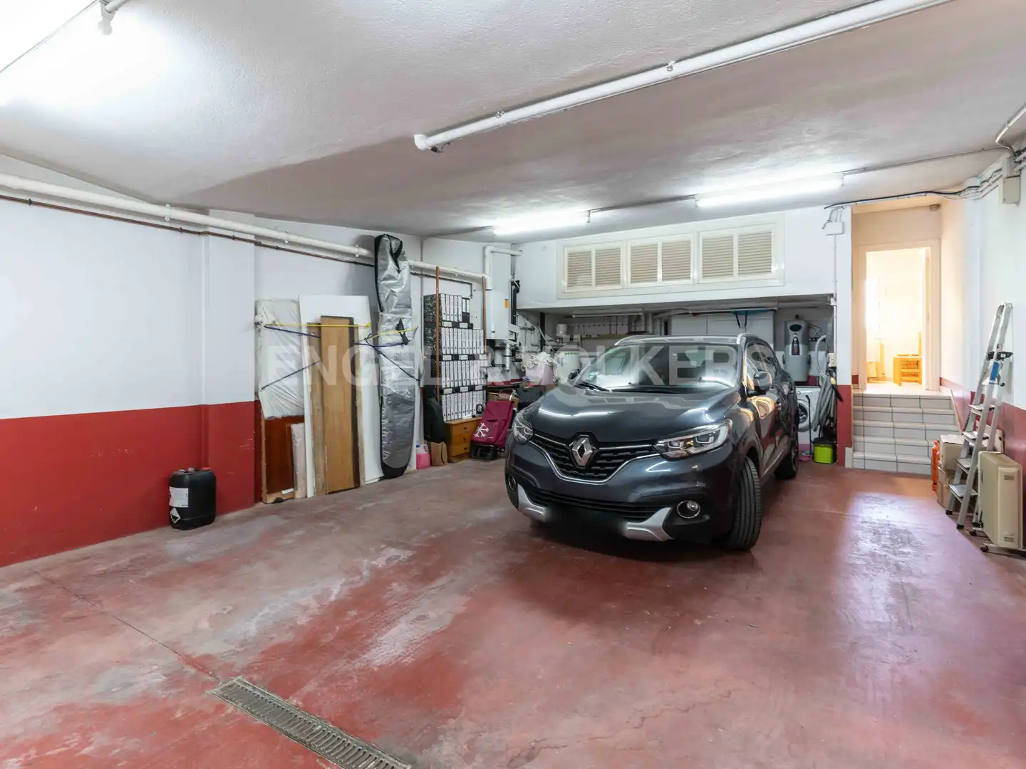 Parkplatz von Haus oder Chalet zum Verkauf in Pineda de Mar mit Klimaanlage, Heizung und Privatgarten