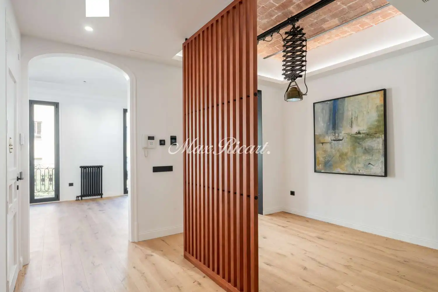 Wohnung zum Verkauf in Barcelona mit Klimaanlage, Heizung und Balkon