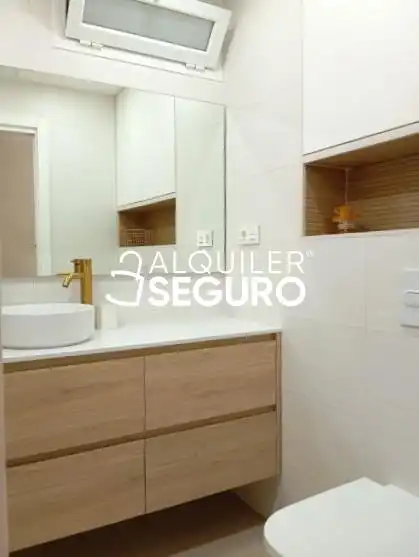 Bathroom of Flat for rent in Las Palmas de Gran Canaria  with Storage room