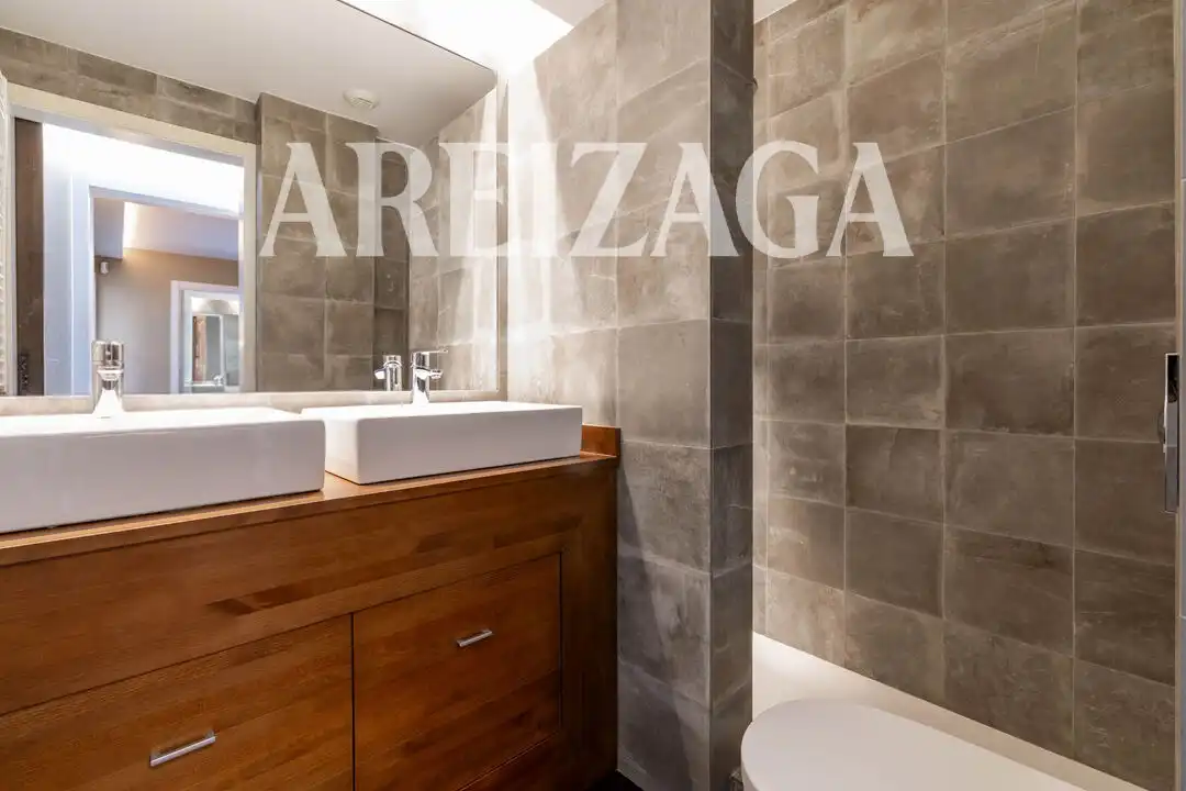Piso con terraza en venta en Calle Arrasate, imagen 23