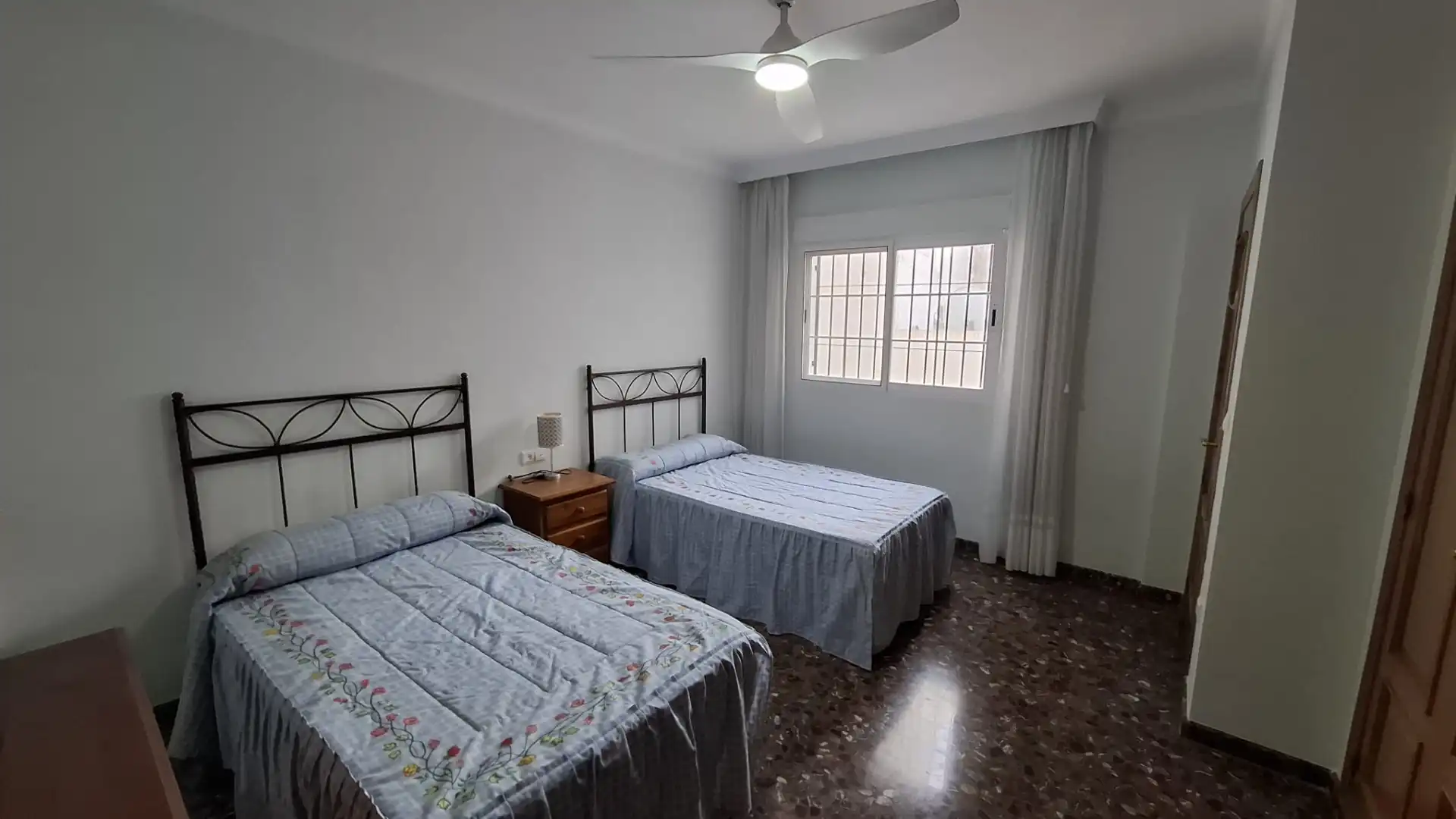 Dormitori de Casa o xalet en venda en Motril amb Aire condicionat, Terrassa i Traster