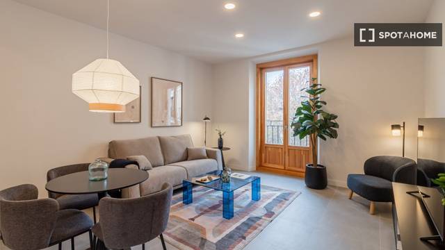 Piso en Alquiler en Embajadores - Lavapiés