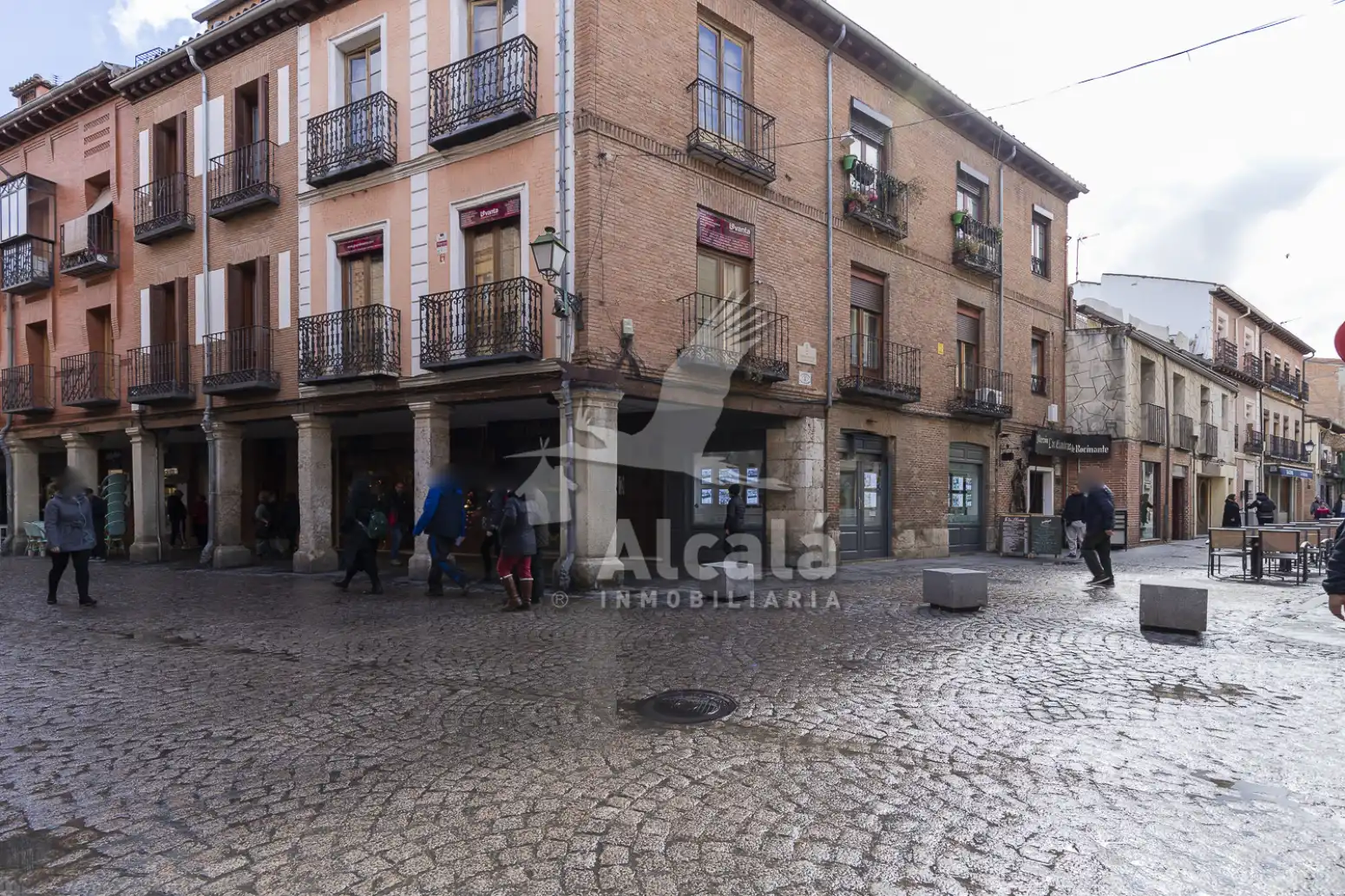 Vista exterior de Casa o xalet en venda en Alcalá de Henares amb Calefacció, Traster i Balcó