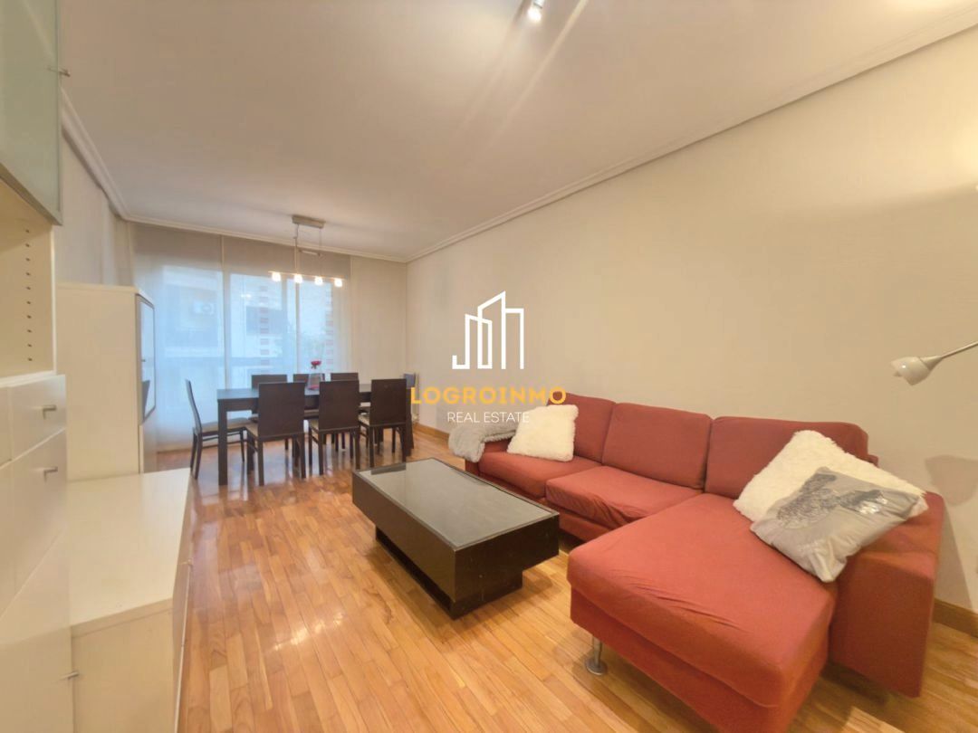 Living room of Flat to rent in  Logroño  with Heating and Storage room