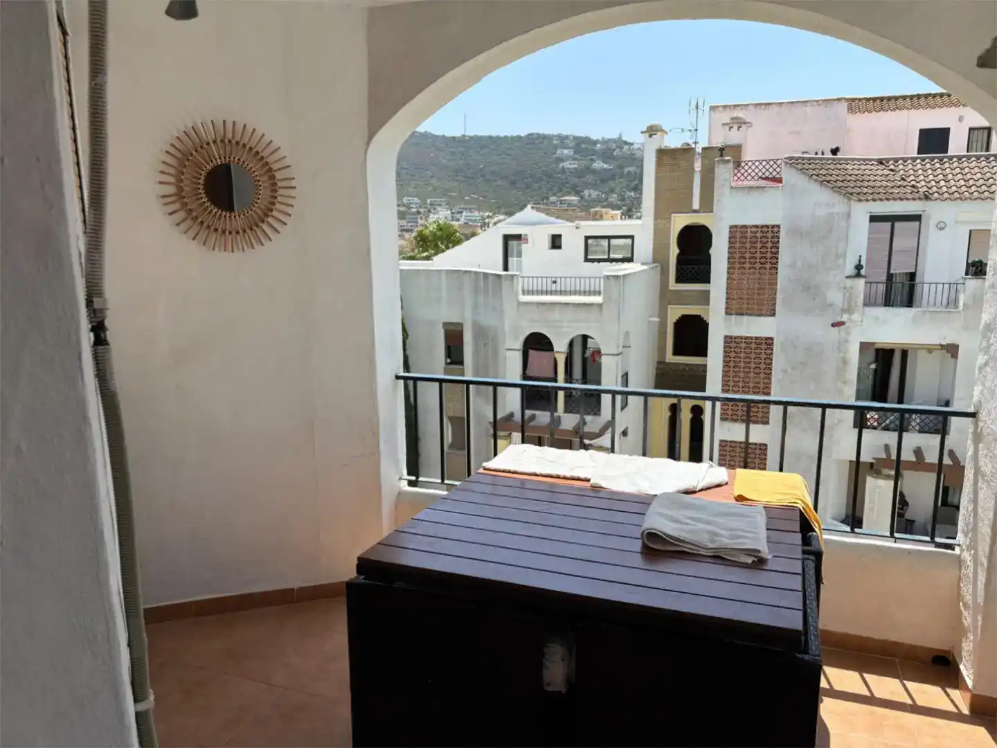 Terrasse von Dachboden zur Miete in Zahara de los Atunes mit Klimaanlage, Schwimmbad und Balkon