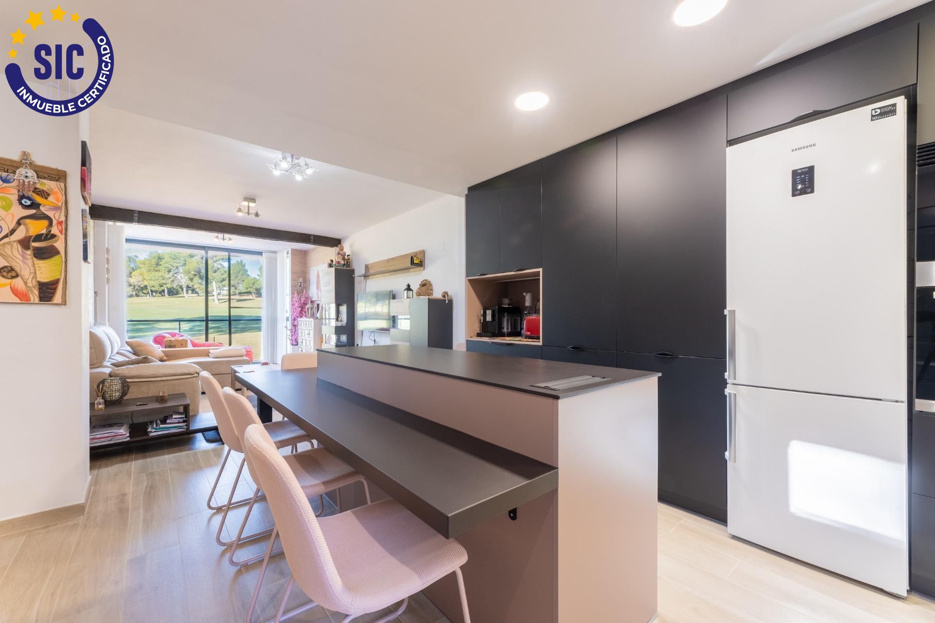 Kitchen of Flat for sale in Chiva  with Air Conditioner, Terrace and Community pool