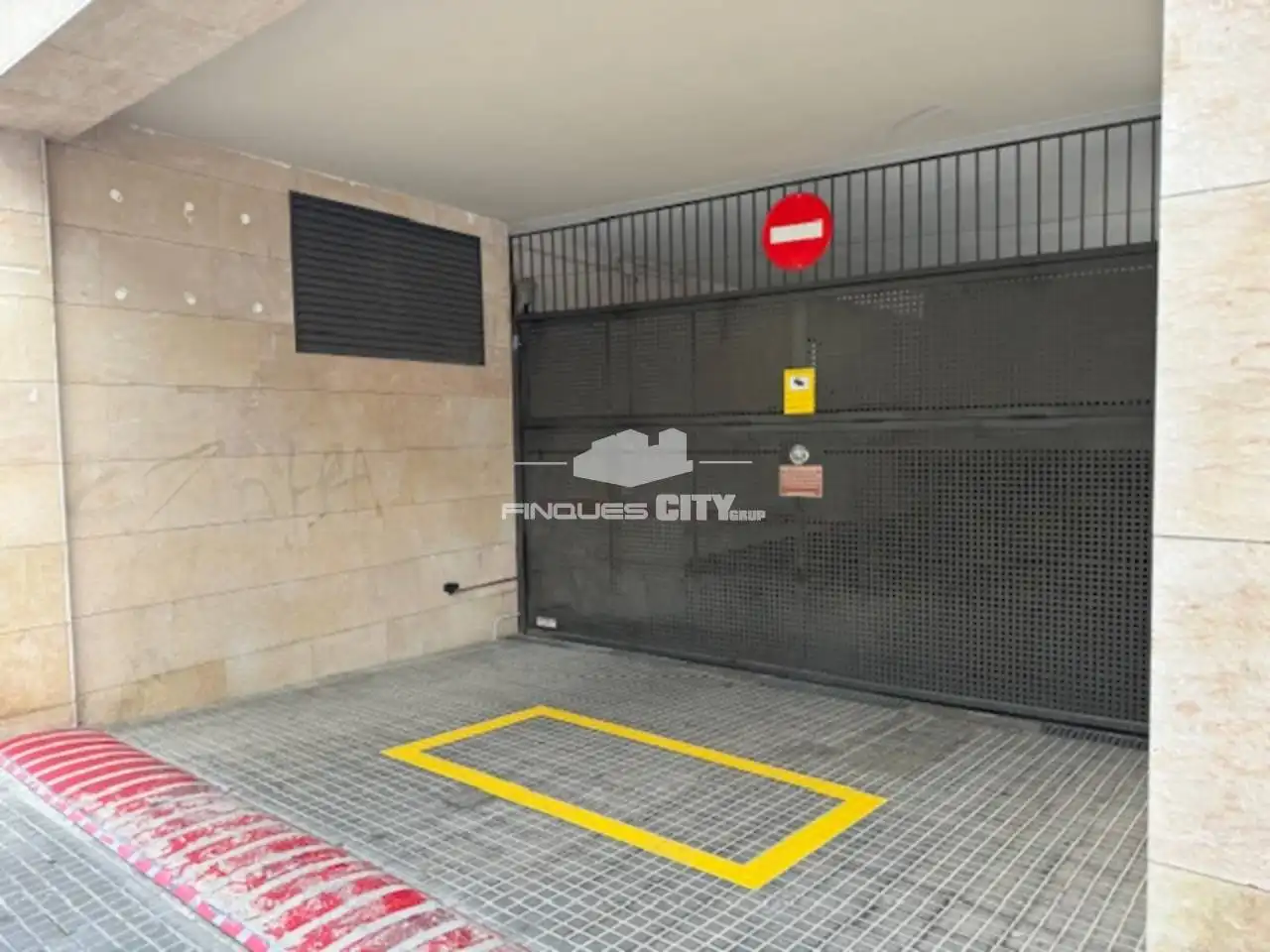 Garage for rent in Calle Jovara, 408, Calella