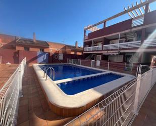 Piscina de Casa adosada en venda en Orihuela amb Aire condicionat, Calefacció i Terrassa