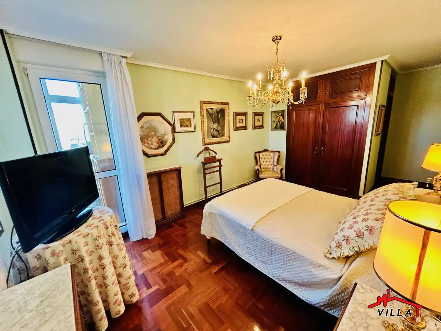 Habitación de Piso en venta en Laredo con Calefacción, Terraza y Amueblado