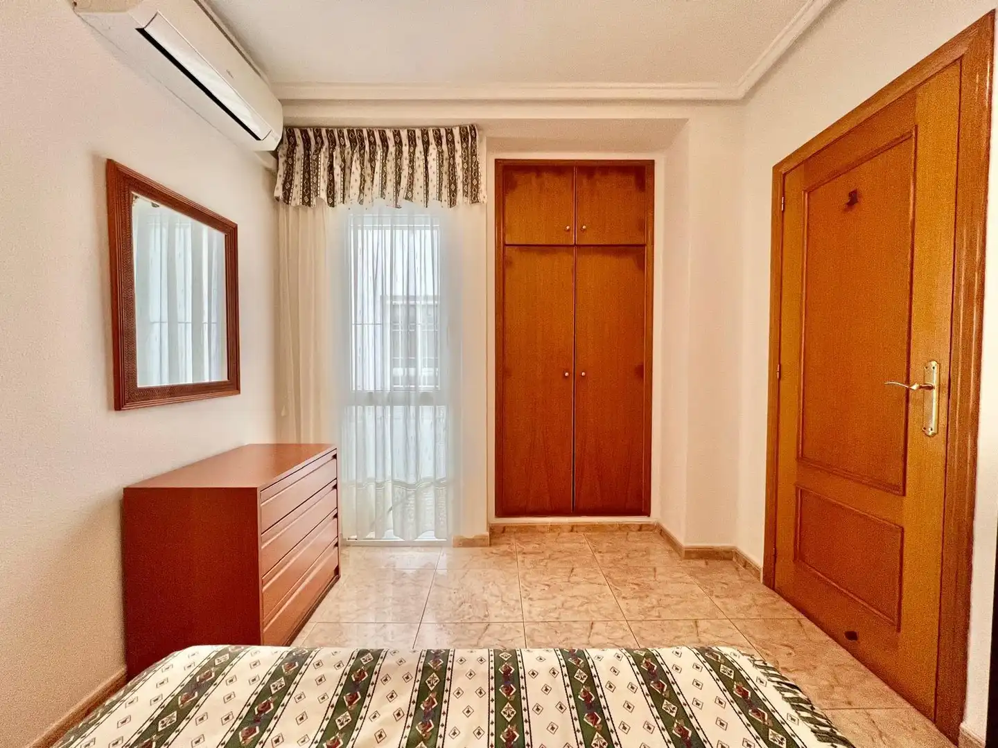 Schlafzimmer von Wohnungen zum Verkauf in Torrevieja mit Klimaanlage, Heizung und Möbliert