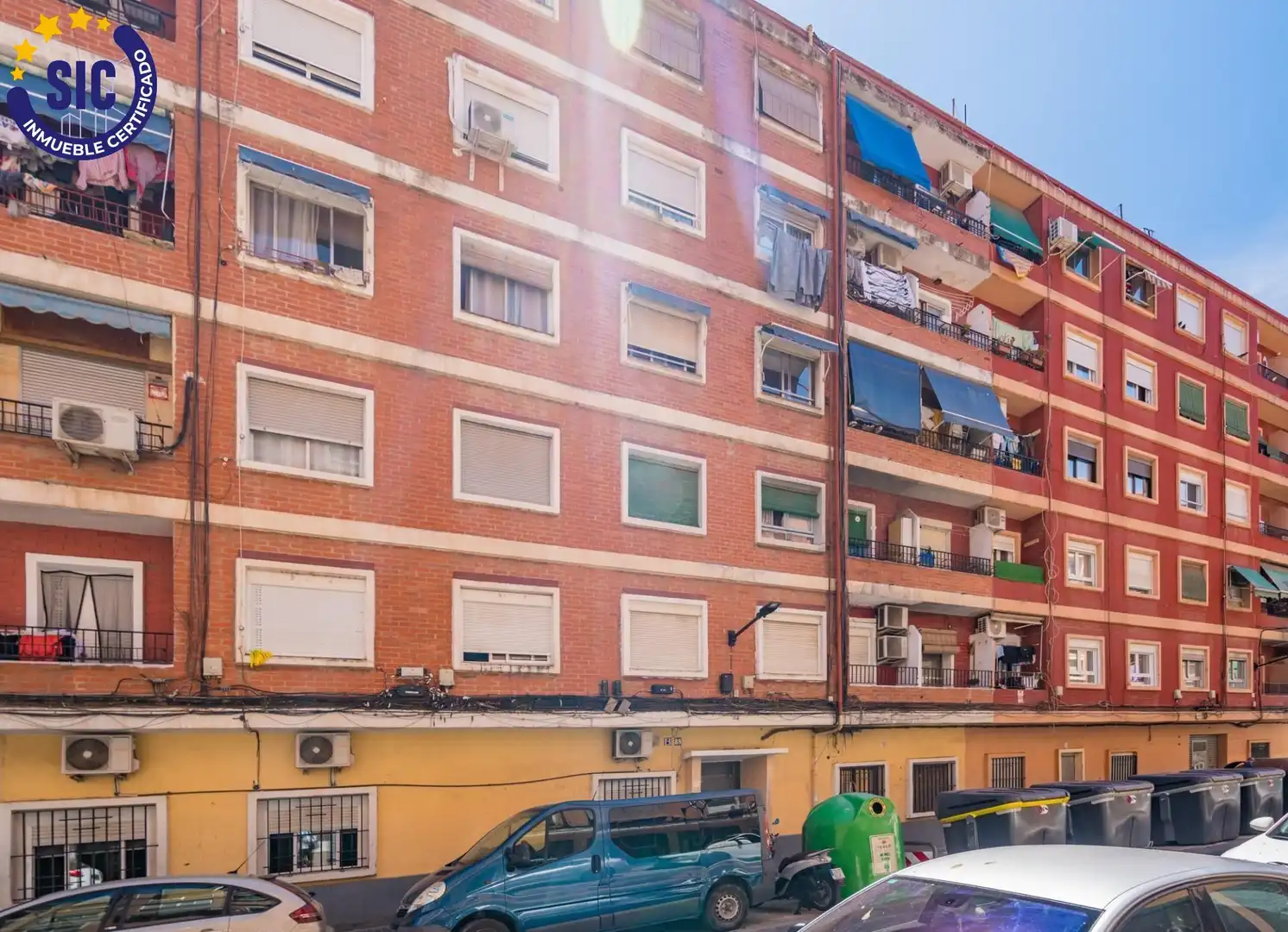 Exterior view of Apartments for sale in Valencia  with Air Conditioner