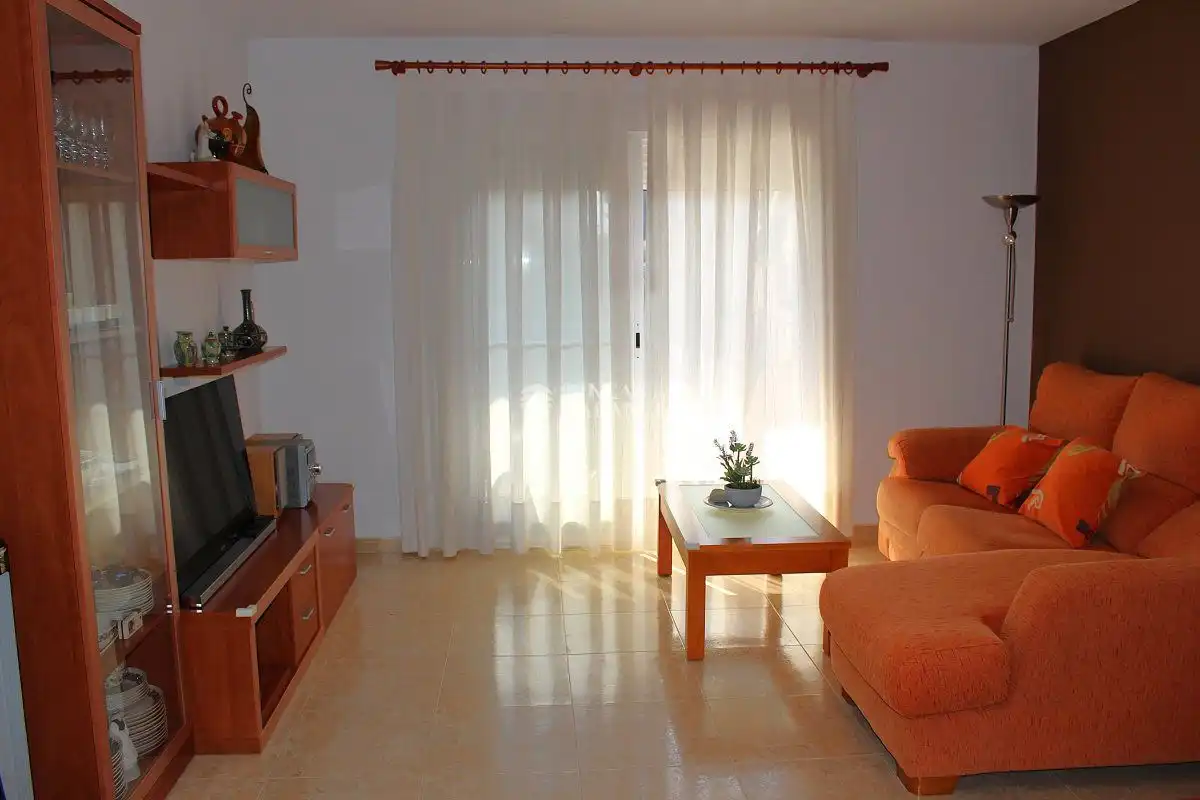 Wohnzimmer von Wohnung zur Miete in Navajas mit Klimaanlage, Heizung und Balkon