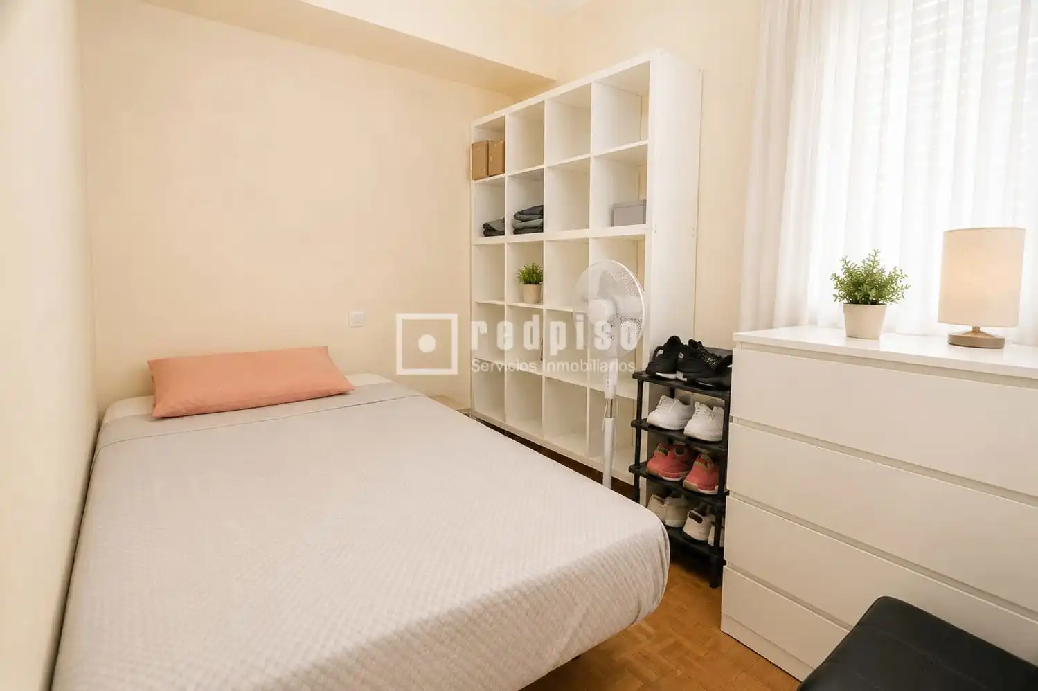 Habitación de Piso en venta en Madrid con Calefacción, Parquet y Terraza