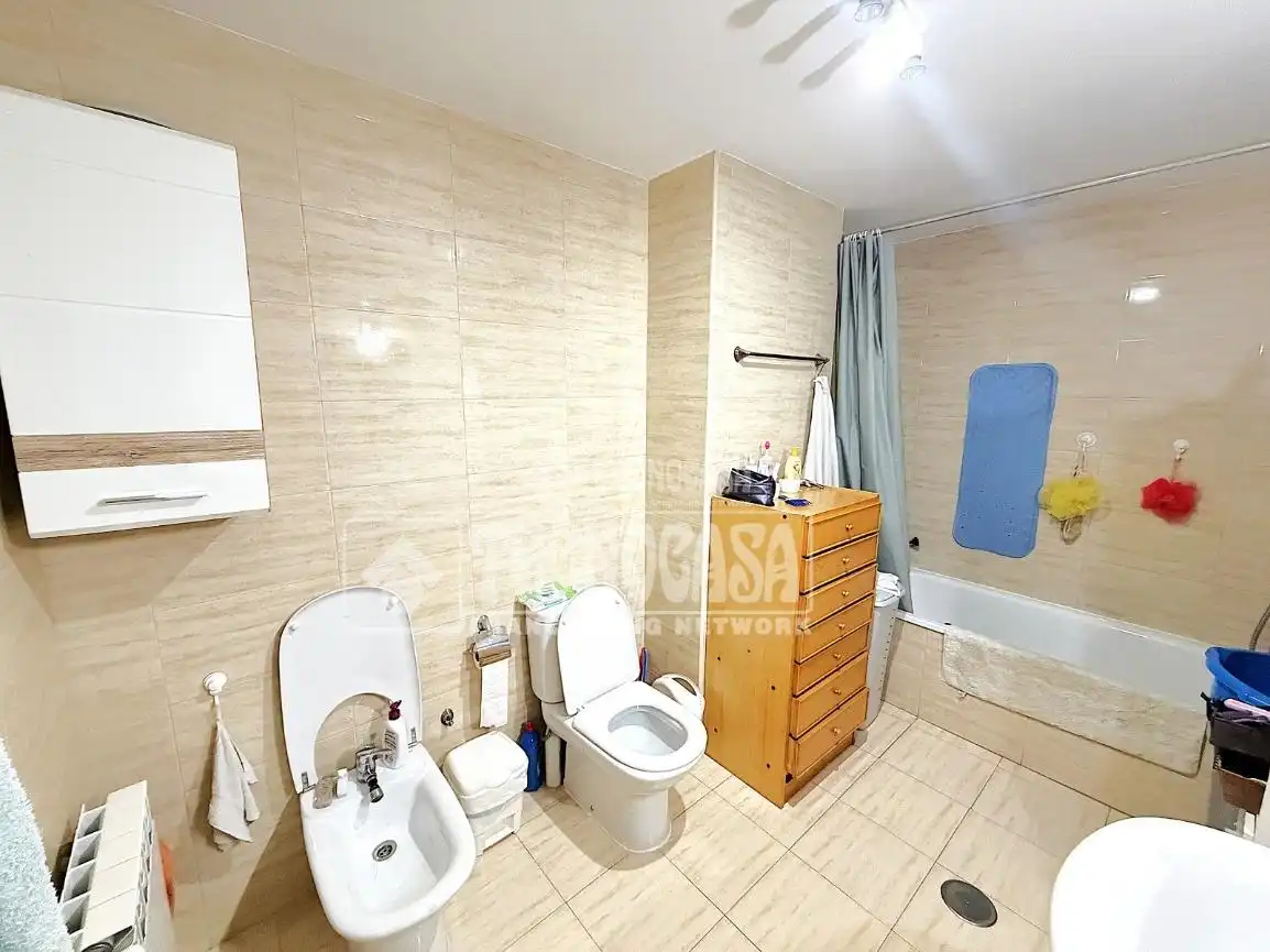Bathroom of Flat for sale in Arcas del Villar