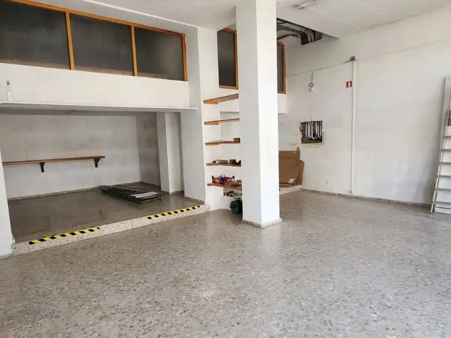 Gewerbefläche zur Miete in Canigo 44