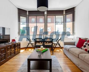 Living room of Flat for sale in  Madrid Capital