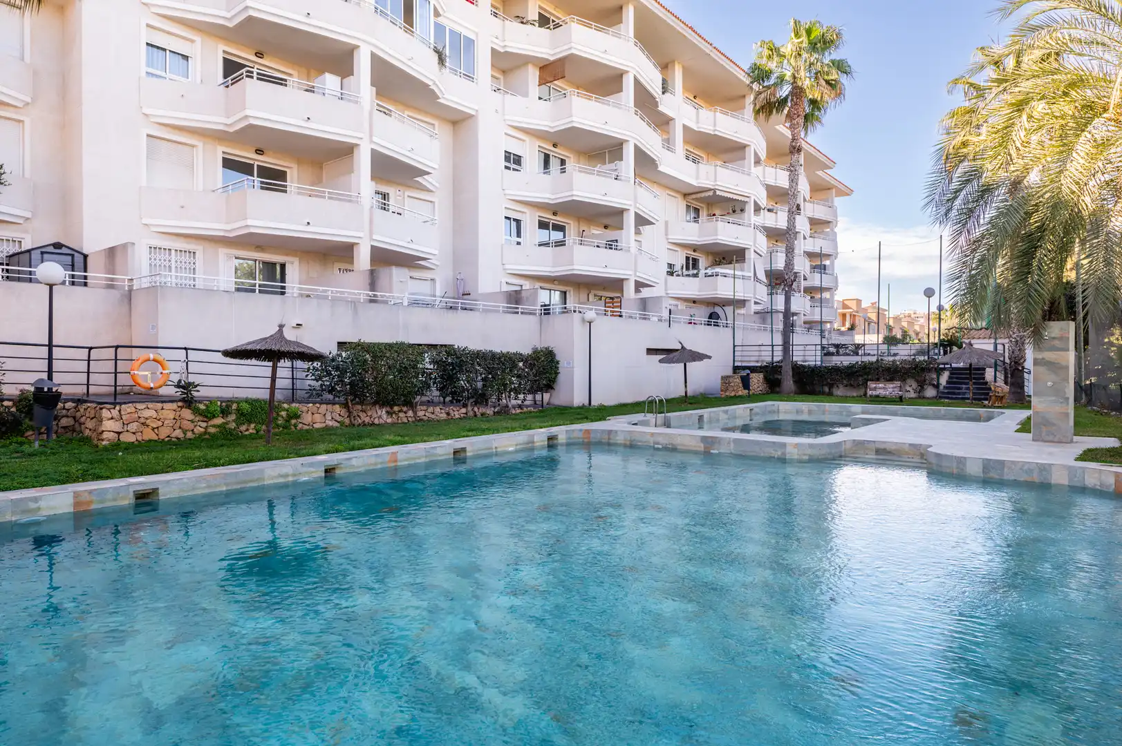 Piscina de Pis en venda en Alicante / Alacant amb Aire condicionat, Traster i Balcó