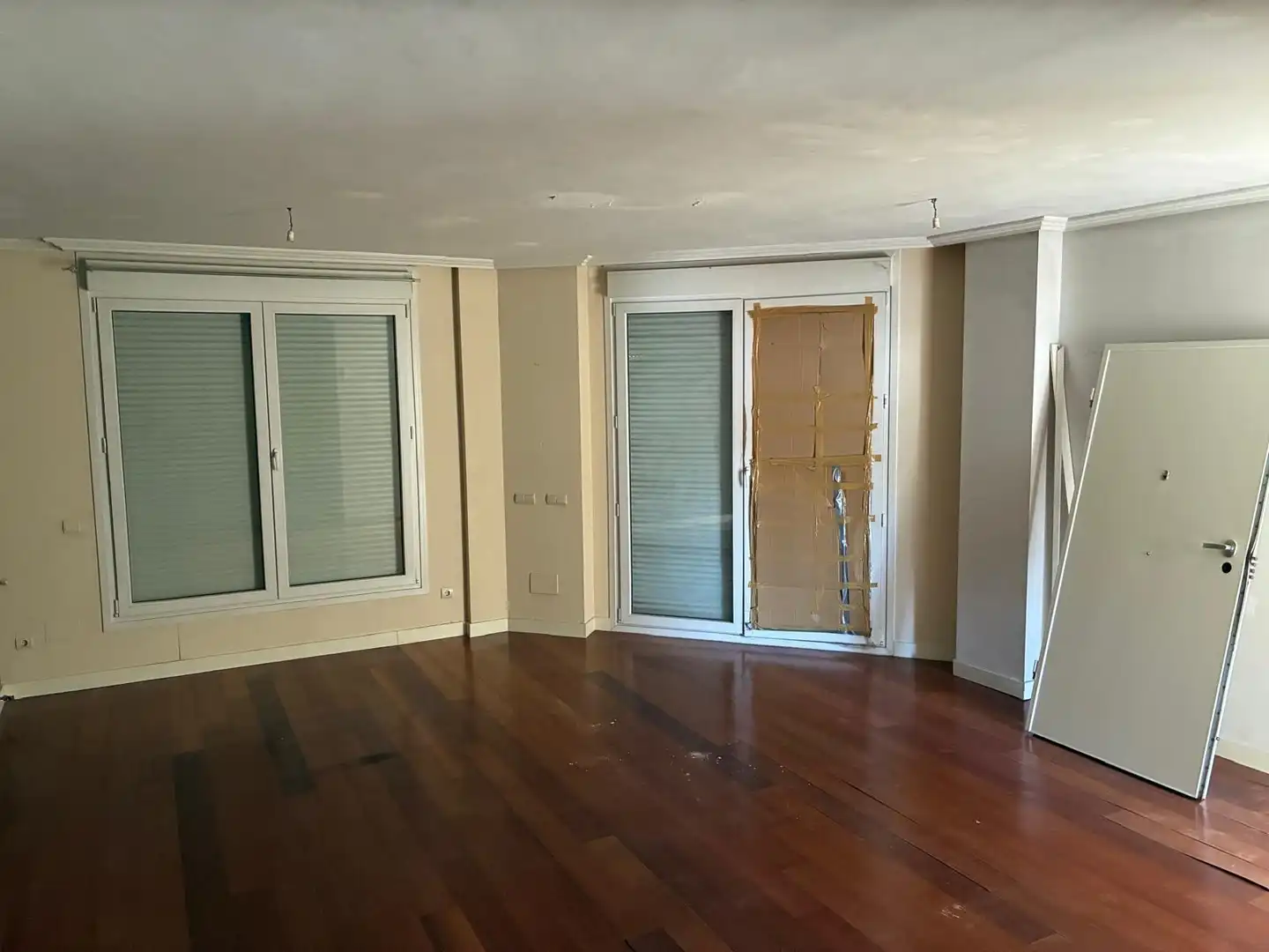 Sala de estar de Casa o chalet en venta en Madrid con Jardín privado, Terraza y Piscina