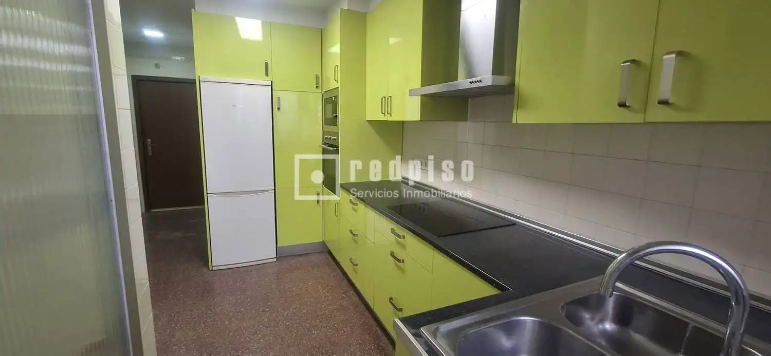 Cuina de Pis de lloguer en Murcia amb Terrassa i Traster