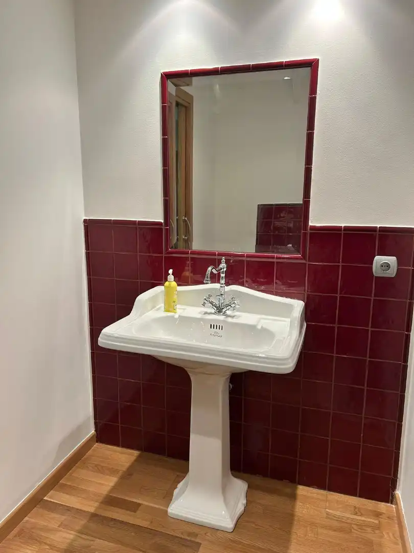 Bathroom of Apartments for sale in Ourense Capital   with Air Conditioner, Heating and Parquet flooring