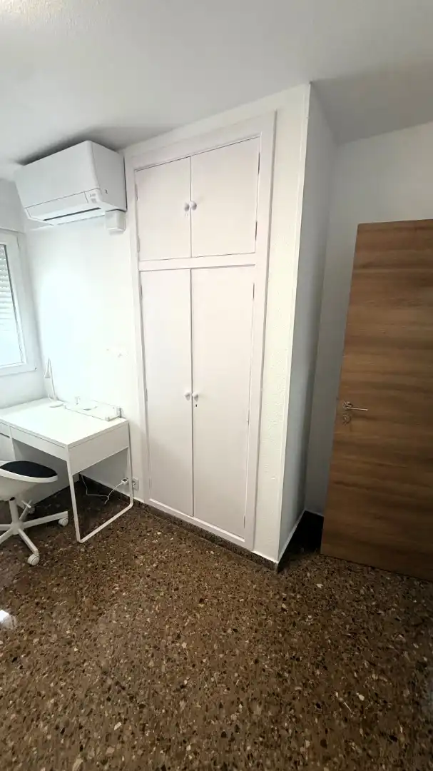 Bedroom of Flat for rent in Valencia  with Air Conditioner, Terrace and Furnished