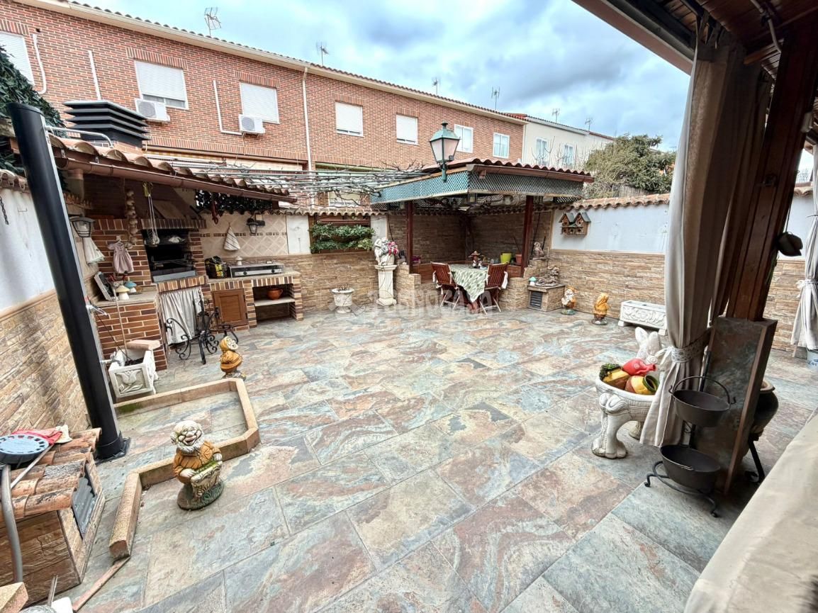 Terrace of Single-family semi-detached for sale in Pantoja  with Air Conditioner, Heating and Balcony