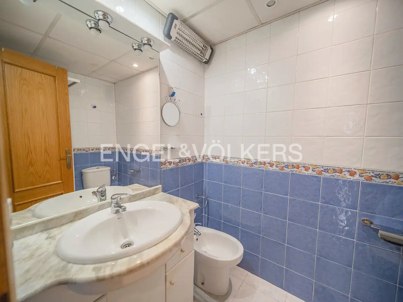 Bathroom of Flat for sale in Alicante / Alacant  with Air Conditioner, Heating and Balcony