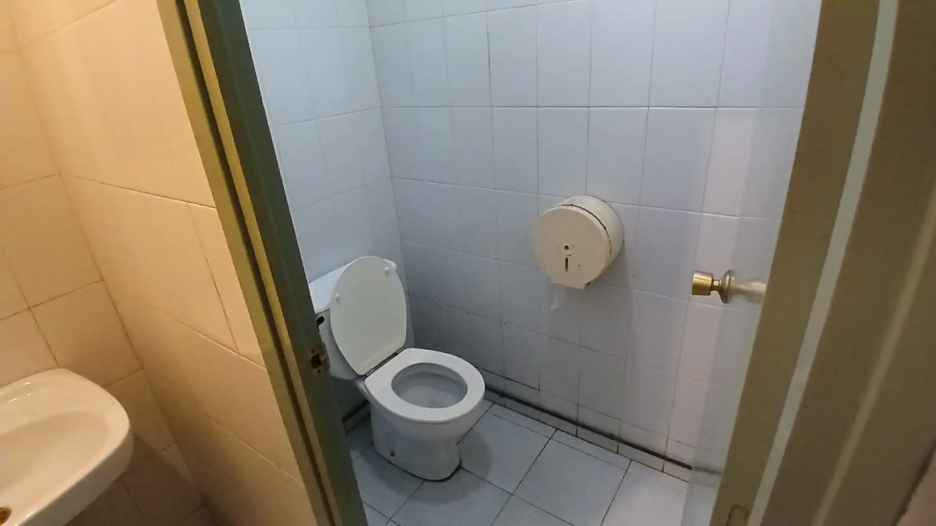 Baño de Local en venta en Valderrobres con Terraza