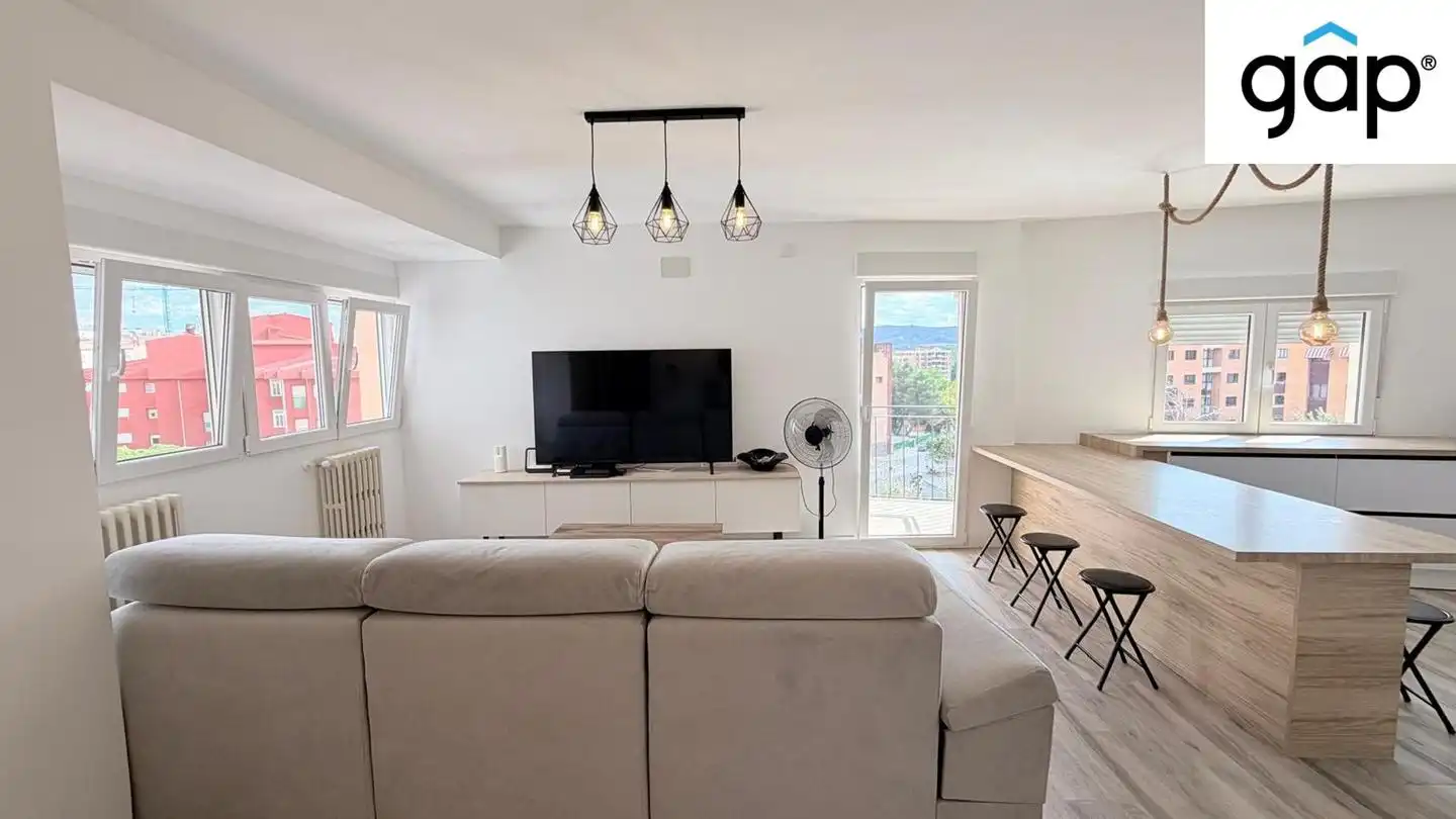 Living room of Flat for sale in Cuenca  with Heating, Terrace and Furnished