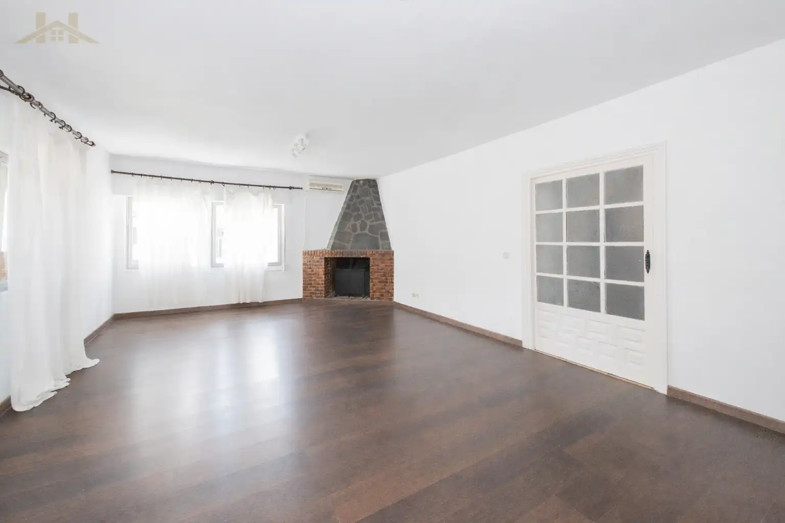Sala d'estar de Casa o xalet en venda en Boadilla del Monte amb Aire condicionat, Calefacció i Jardí privat