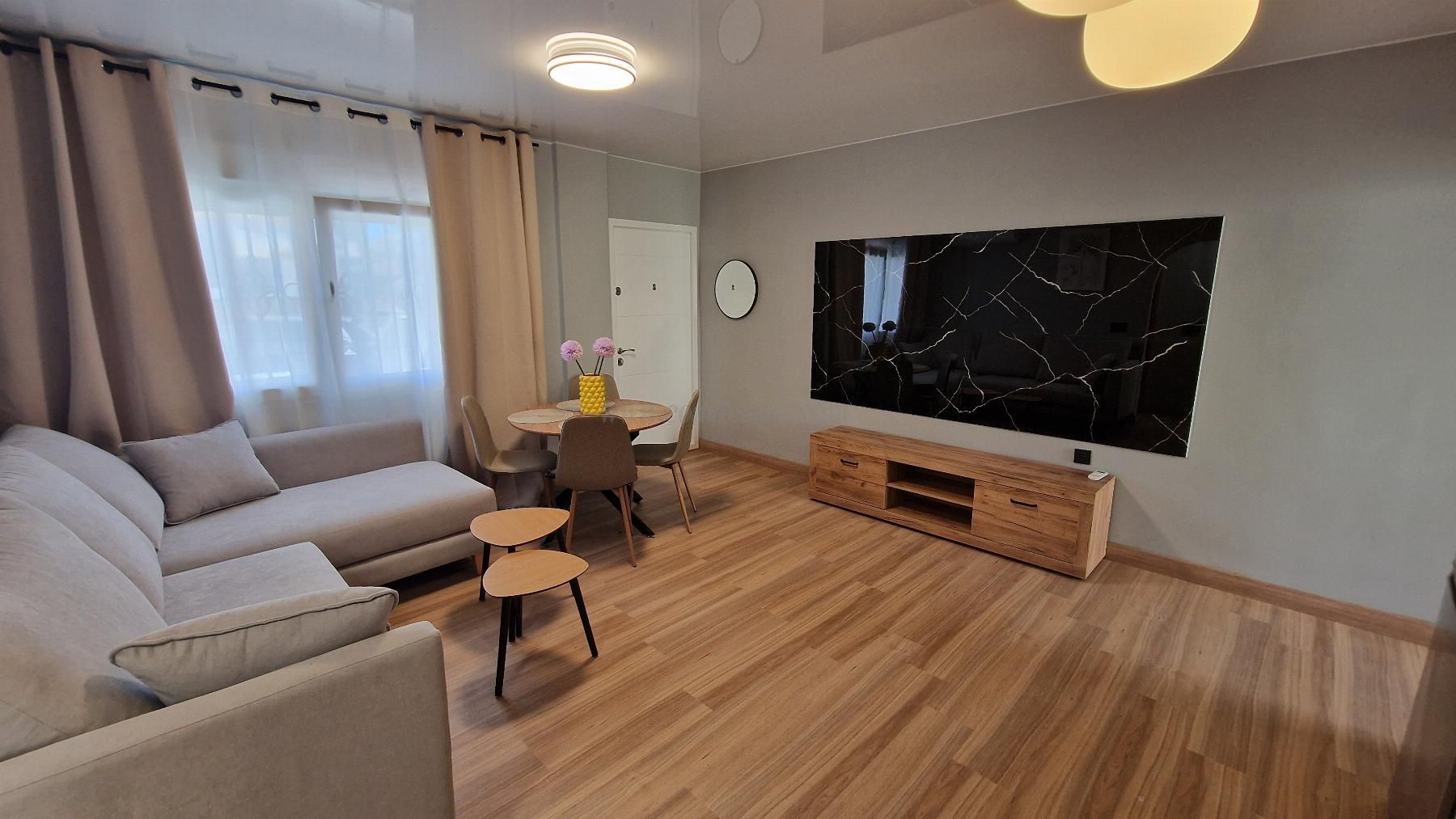 Sala d'estar de Casa o xalet en venda en Orihuela amb Aire condicionat, Calefacció i Moblat