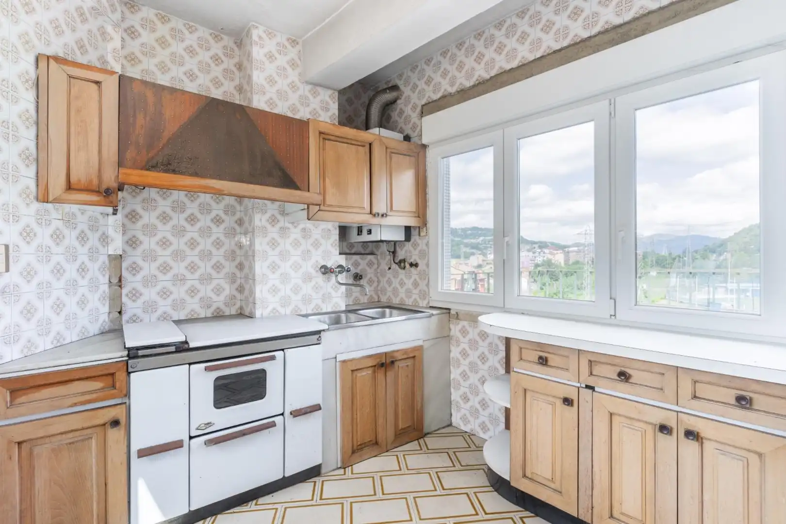 Kitchen of Attic for sale in Sama