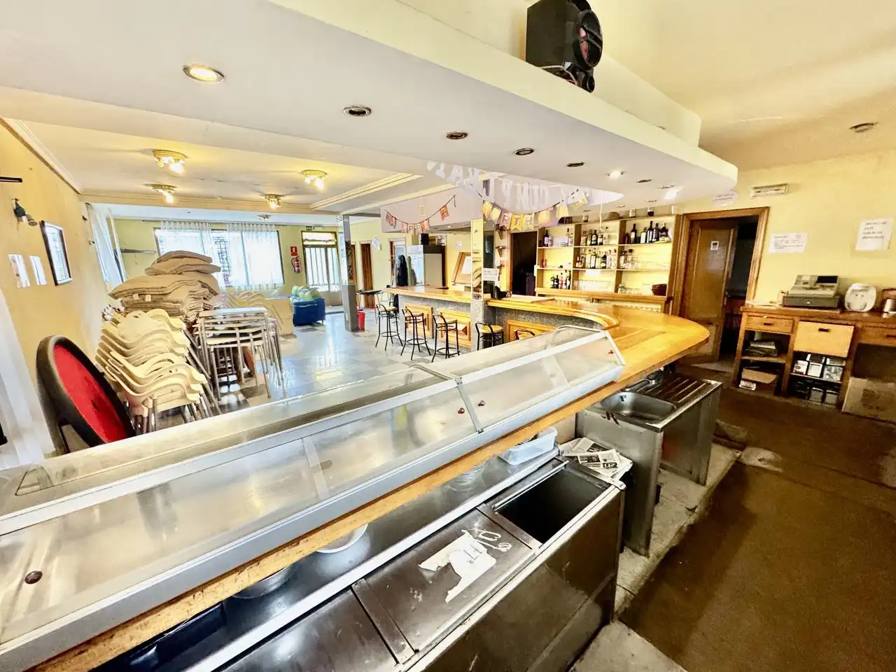 Local en venta en Maello con Aire acondicionado