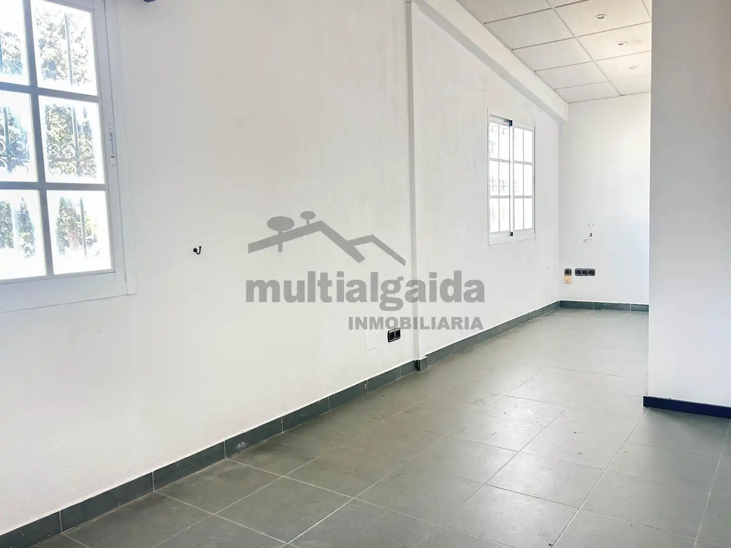 Nau industrial en venda a Monteolivete - Camino Sevilla