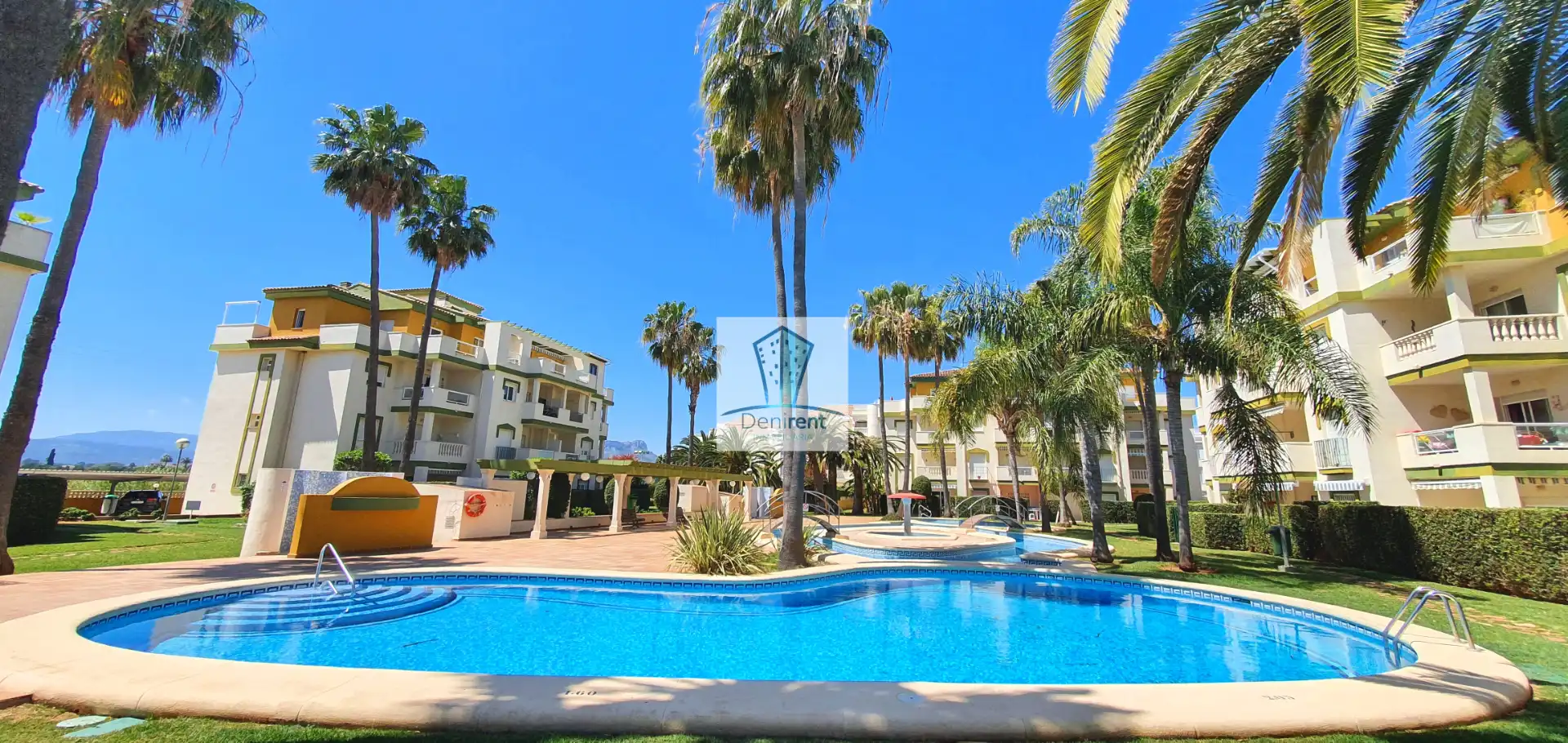 Vista exterior de Apartamento de alquiler en Dénia con Aire acondicionado, Calefacción y Terraza