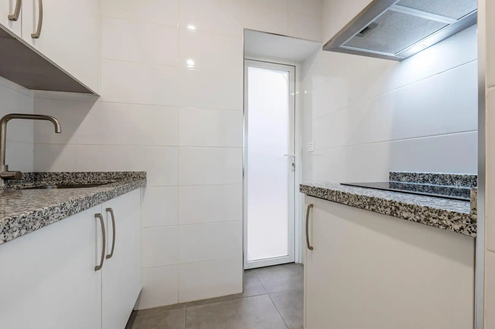 Cocina de Piso en venta en Granada con Calefacción