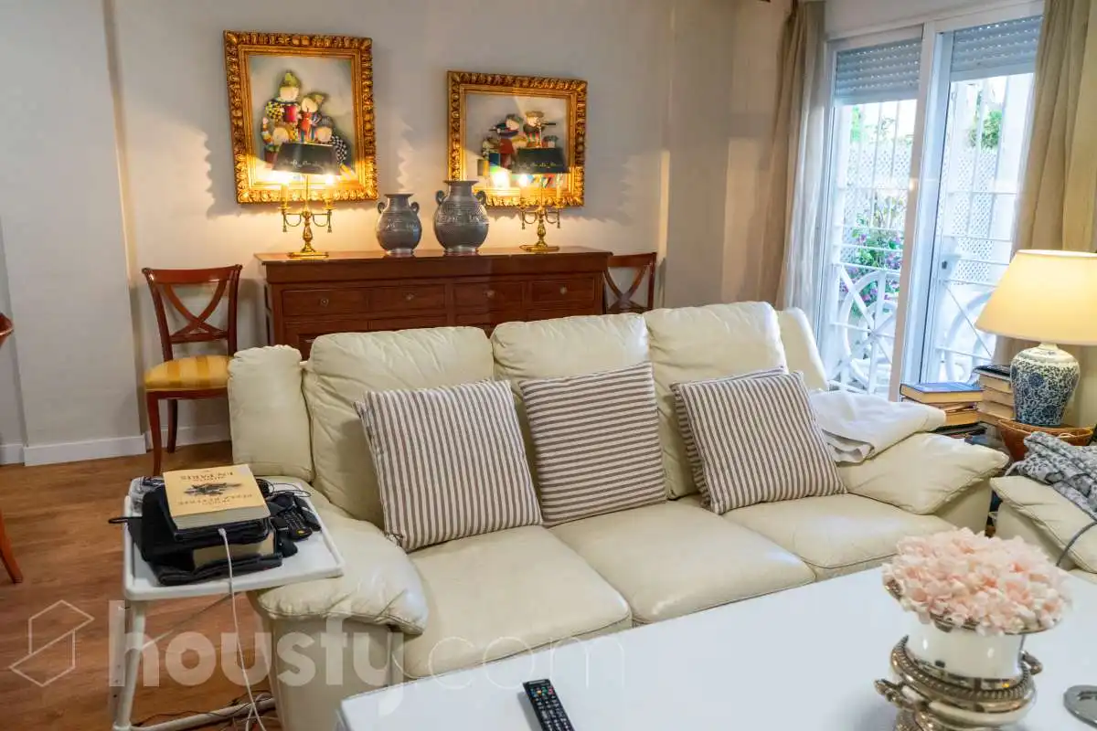 Sala d'estar de Casa o xalet en venda en Bormujos amb Aire condicionat, Jardí privat i Terrassa