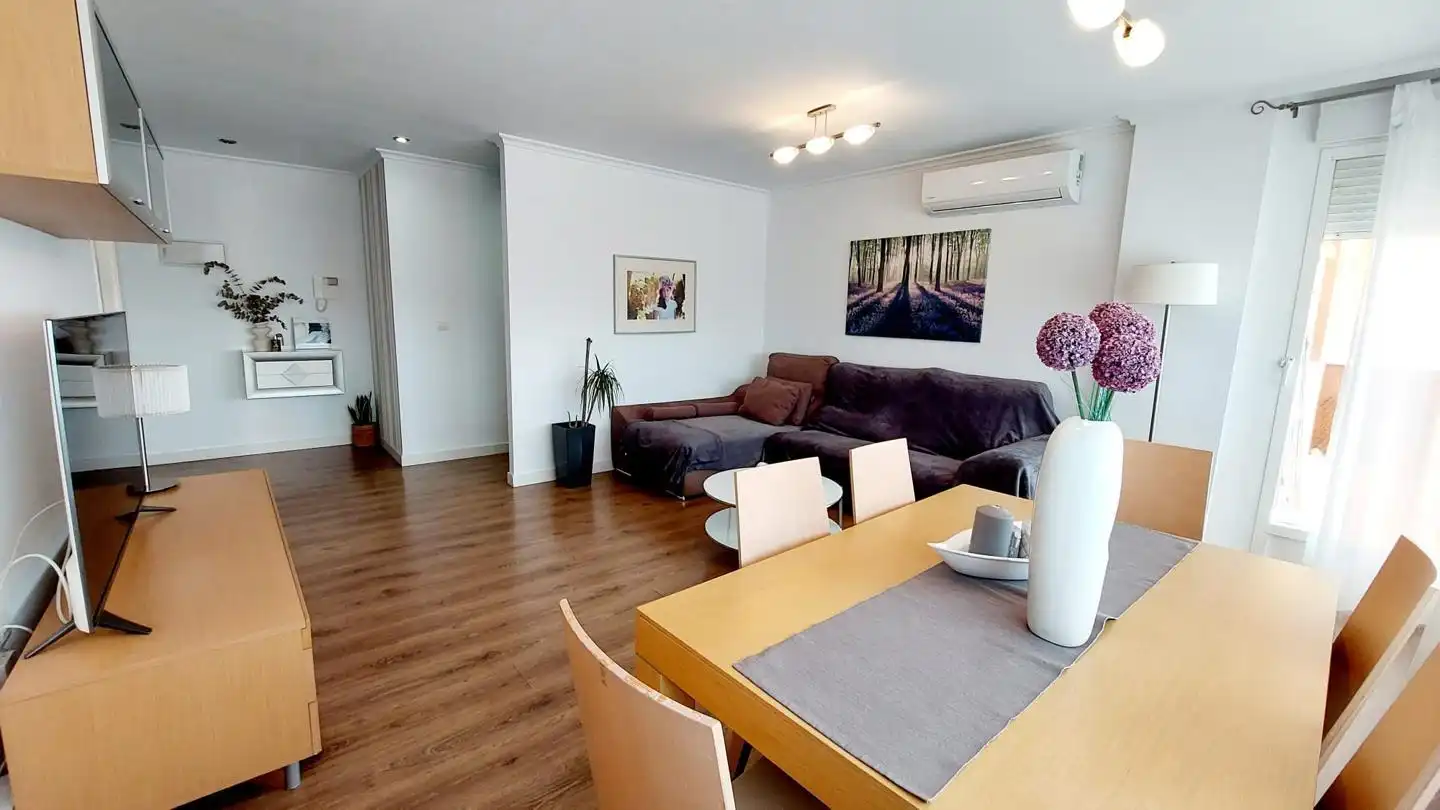 Wohnzimmer von Wohnung zum Verkauf in Elche / Elx mit Klimaanlage, Balkon und Gemeinschaftspool